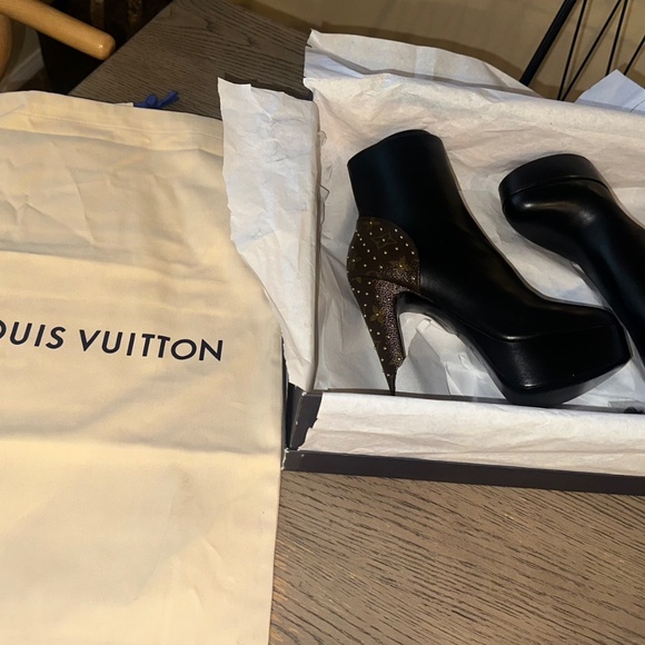 Louis Vuitton Afterglow Platform Ankle Boot - Picture 2 of 6